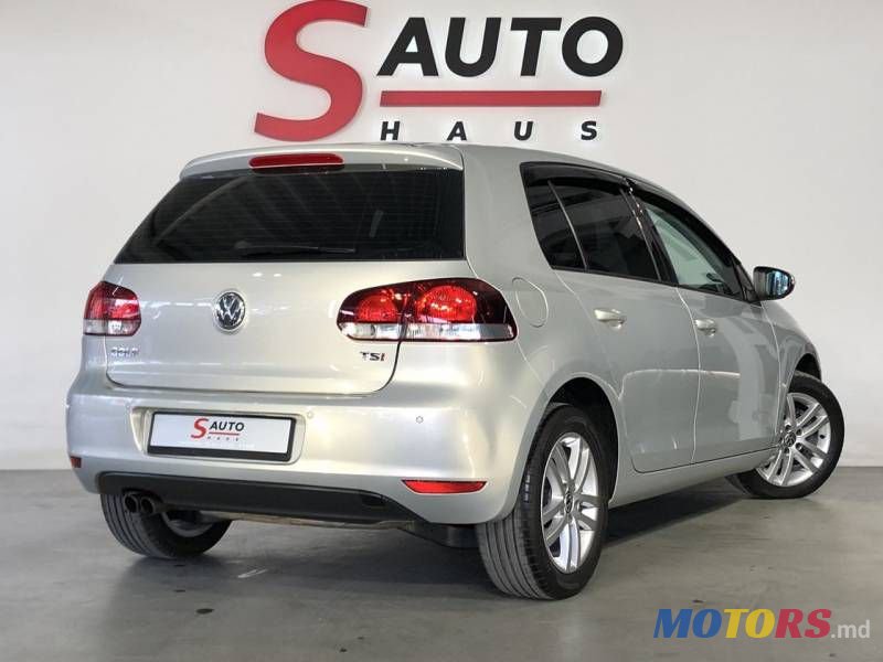 2010' Volkswagen Golf photo #3