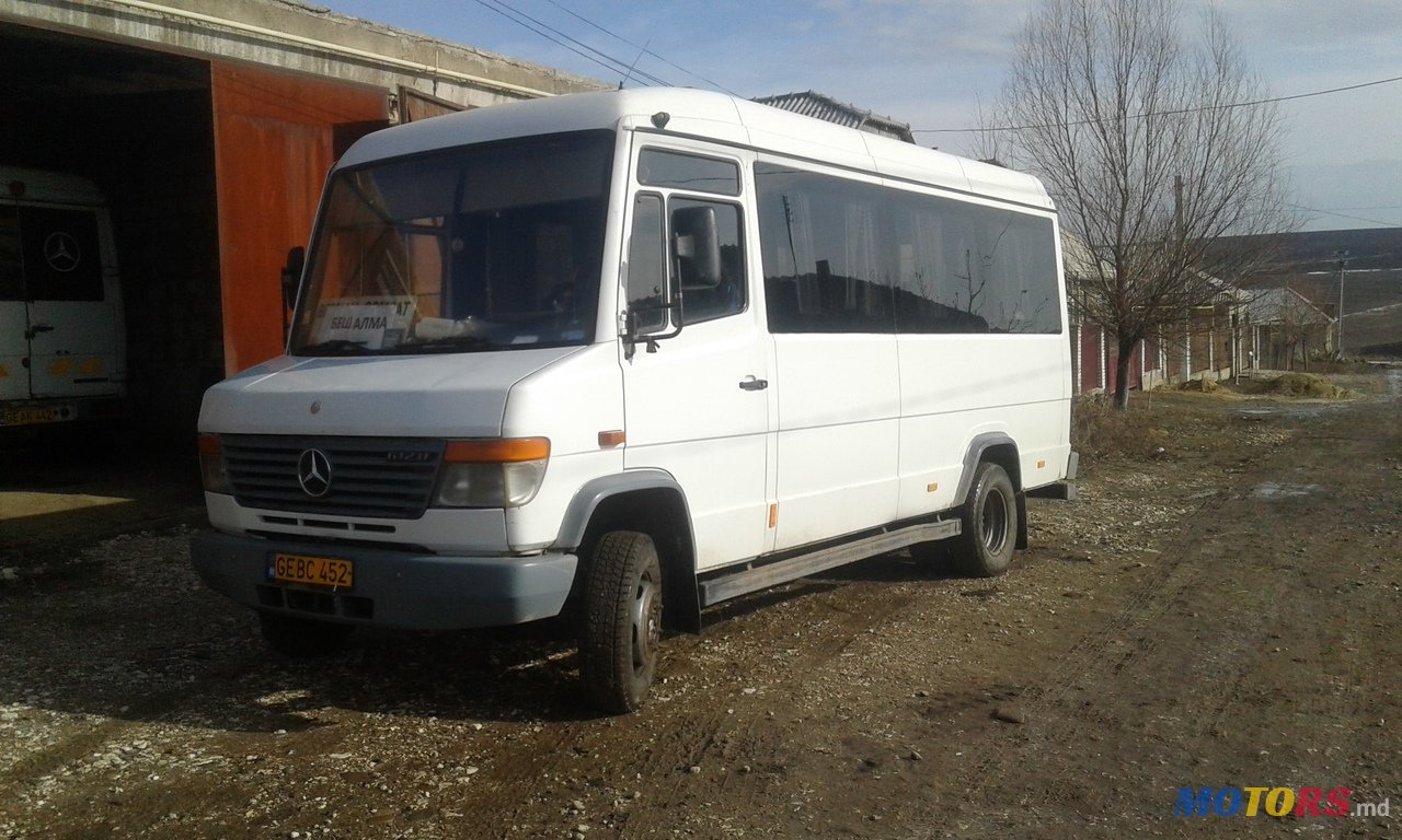 1998' Mercedes-Benz 612d photo #2