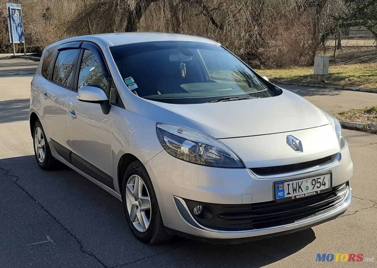 2012' Renault Grand Scenic photo #1