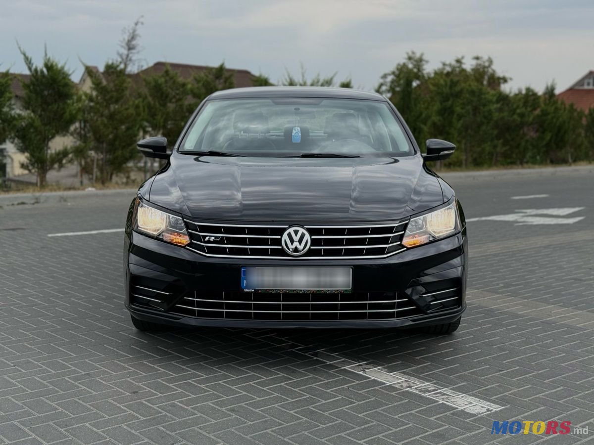 2017' Volkswagen Passat photo #2