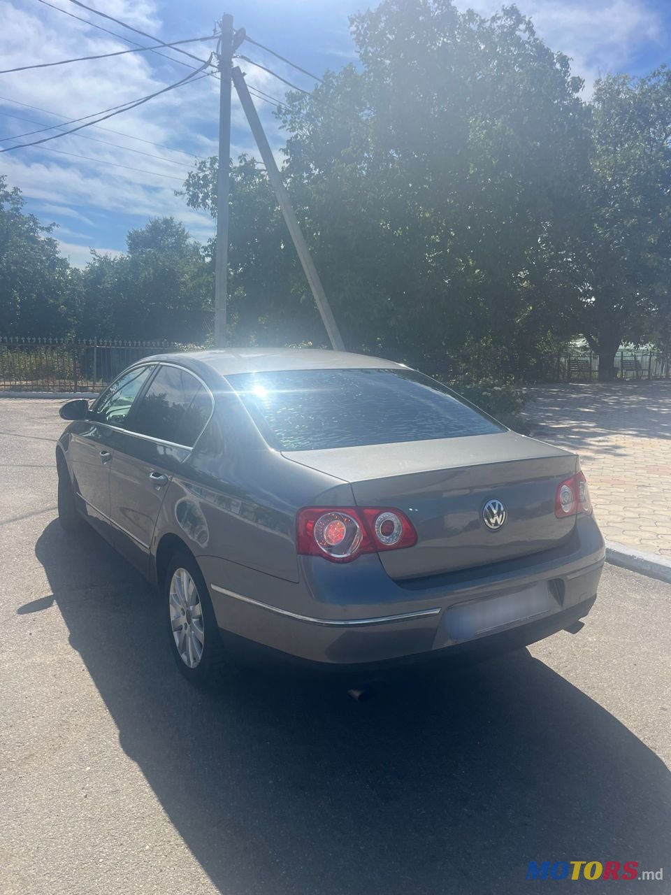 2006' Volkswagen Passat photo #1