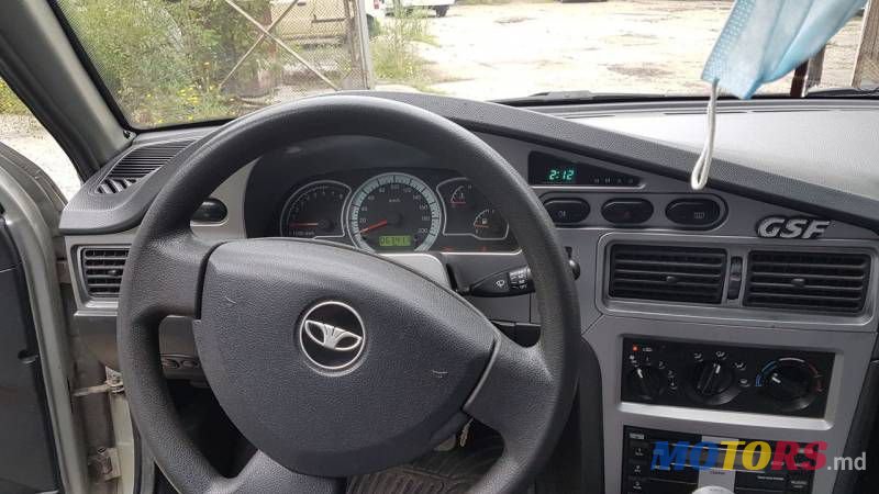 2009' Daewoo Nexia photo #2