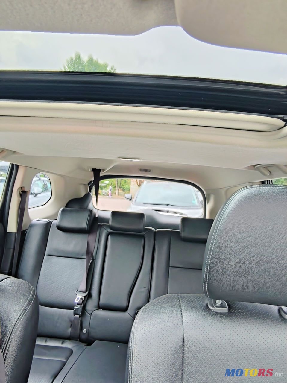 2014' Mitsubishi Outlander photo #3