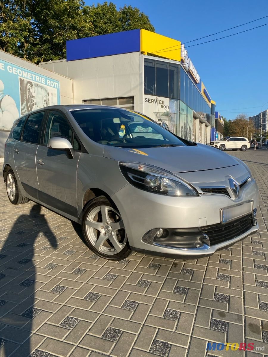 2012' Renault Grand Scenic photo #1