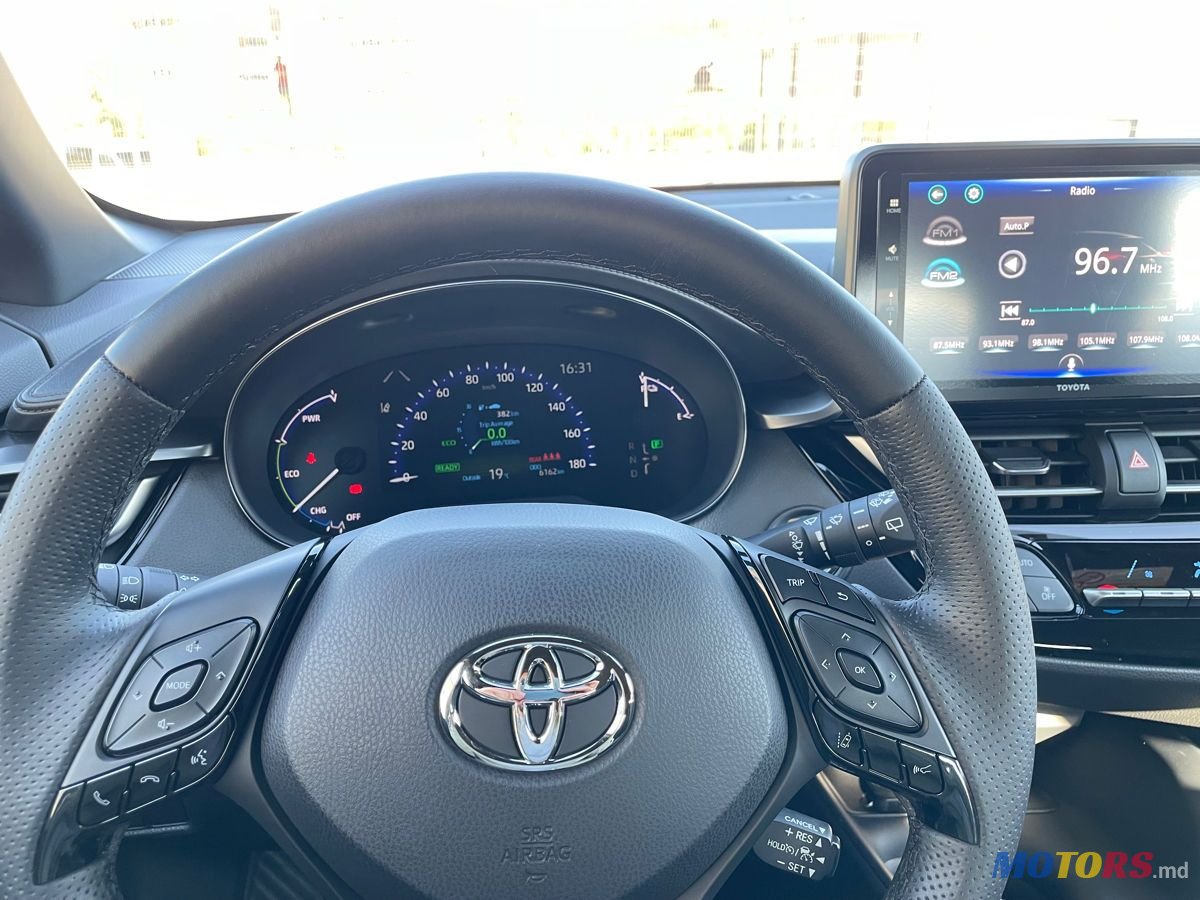 2021' Toyota C-HR photo #3