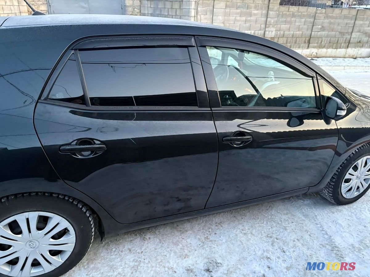 2010' Toyota Auris photo #1