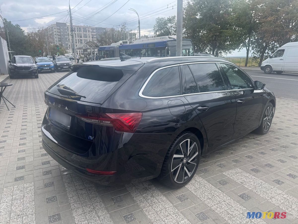 2021' Skoda Octavia photo #3