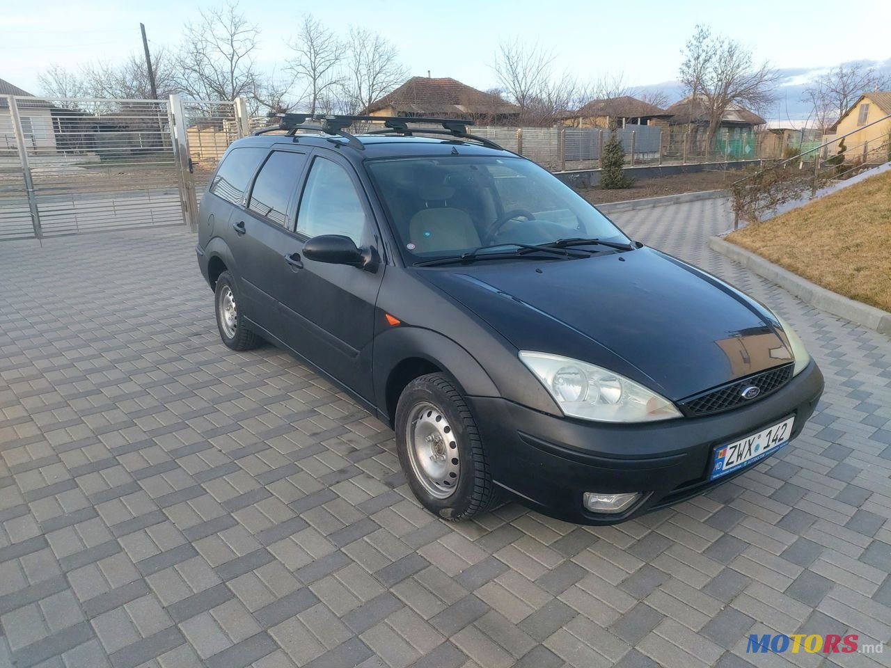 2004' Ford Focus photo #2