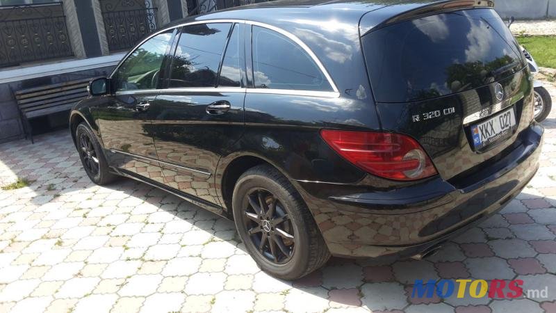 2008' Mercedes-Benz R-Class photo #5