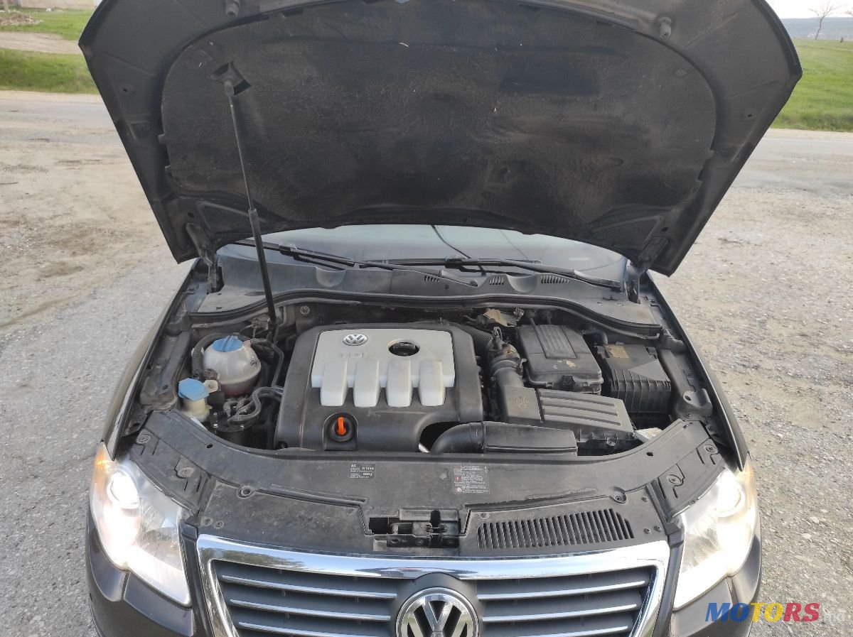 2006' Volkswagen Passat photo #4