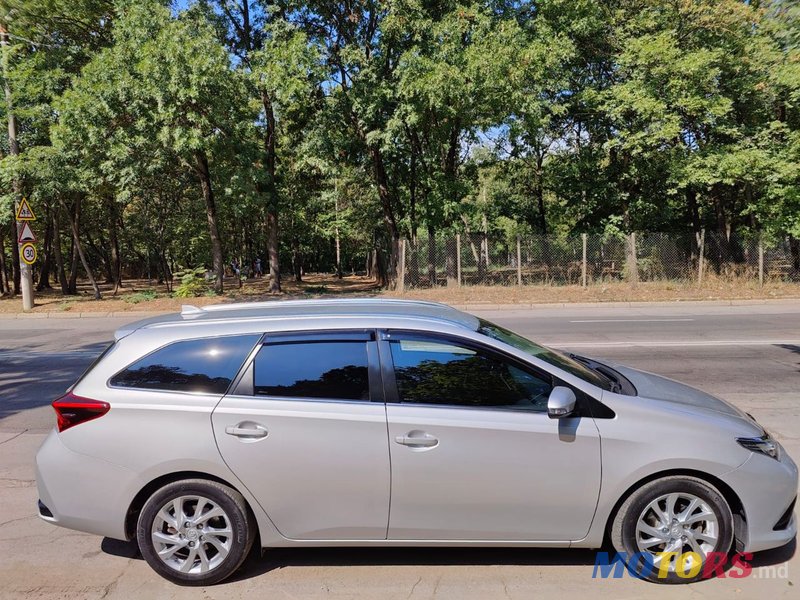 2015' Toyota Auris photo #1