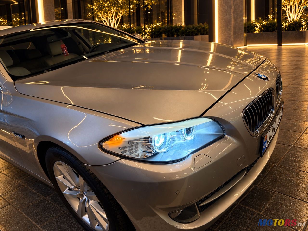 2010' BMW 5 Series photo #5