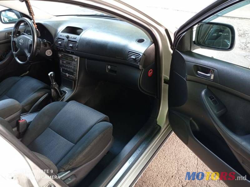 2003' Toyota Avensis photo #3