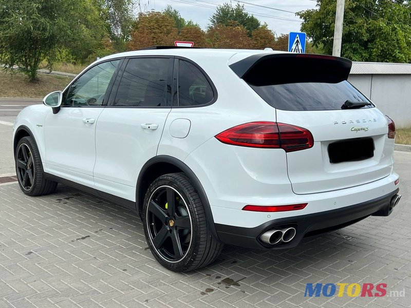 2016' Porsche Cayenne photo #5