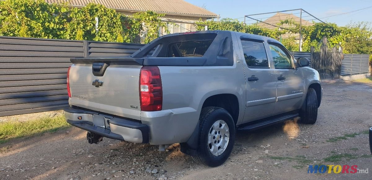 2009' Chevrolet Avalanche photo #3