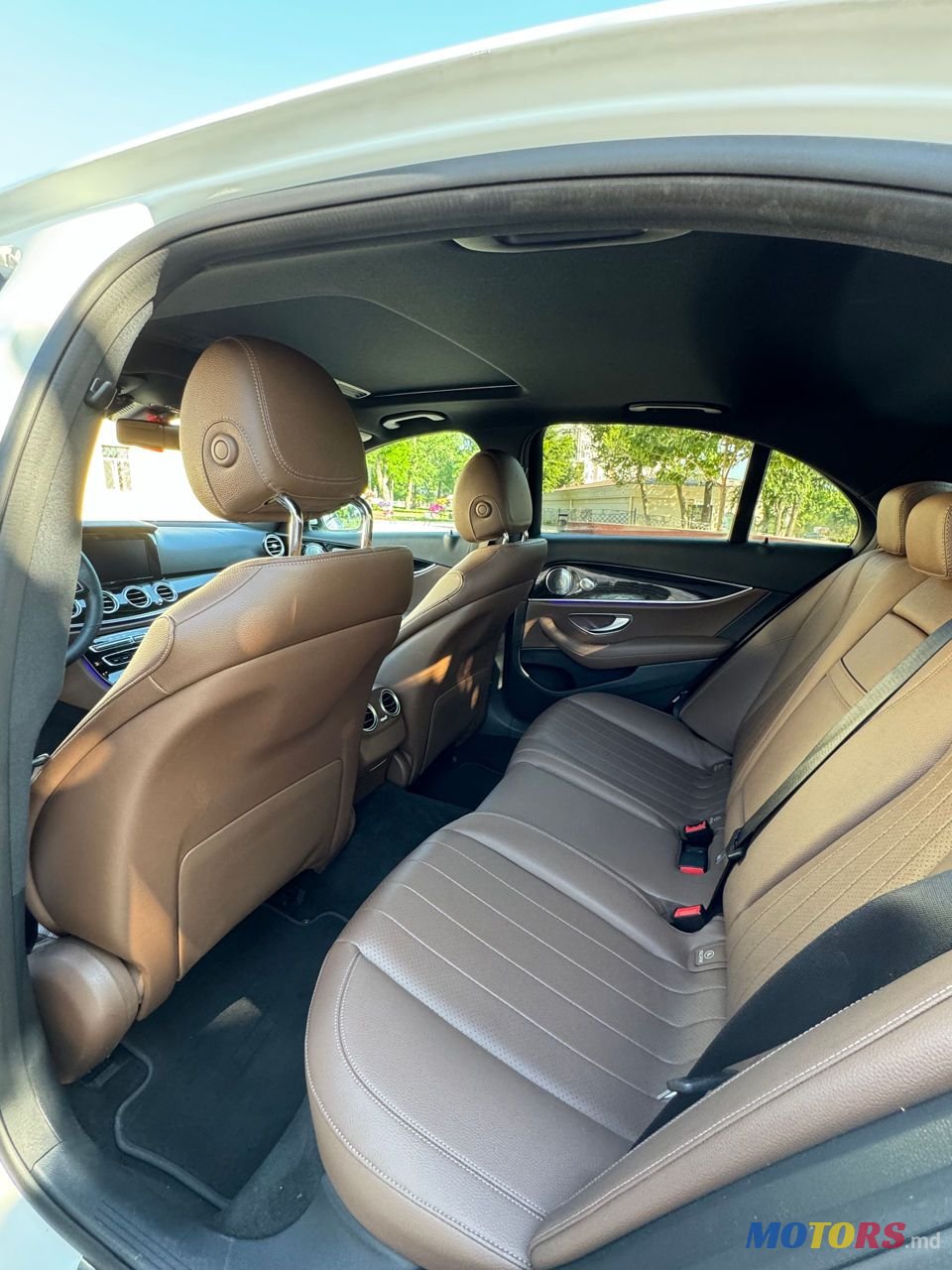 2016' Mercedes-Benz E-Class photo #6