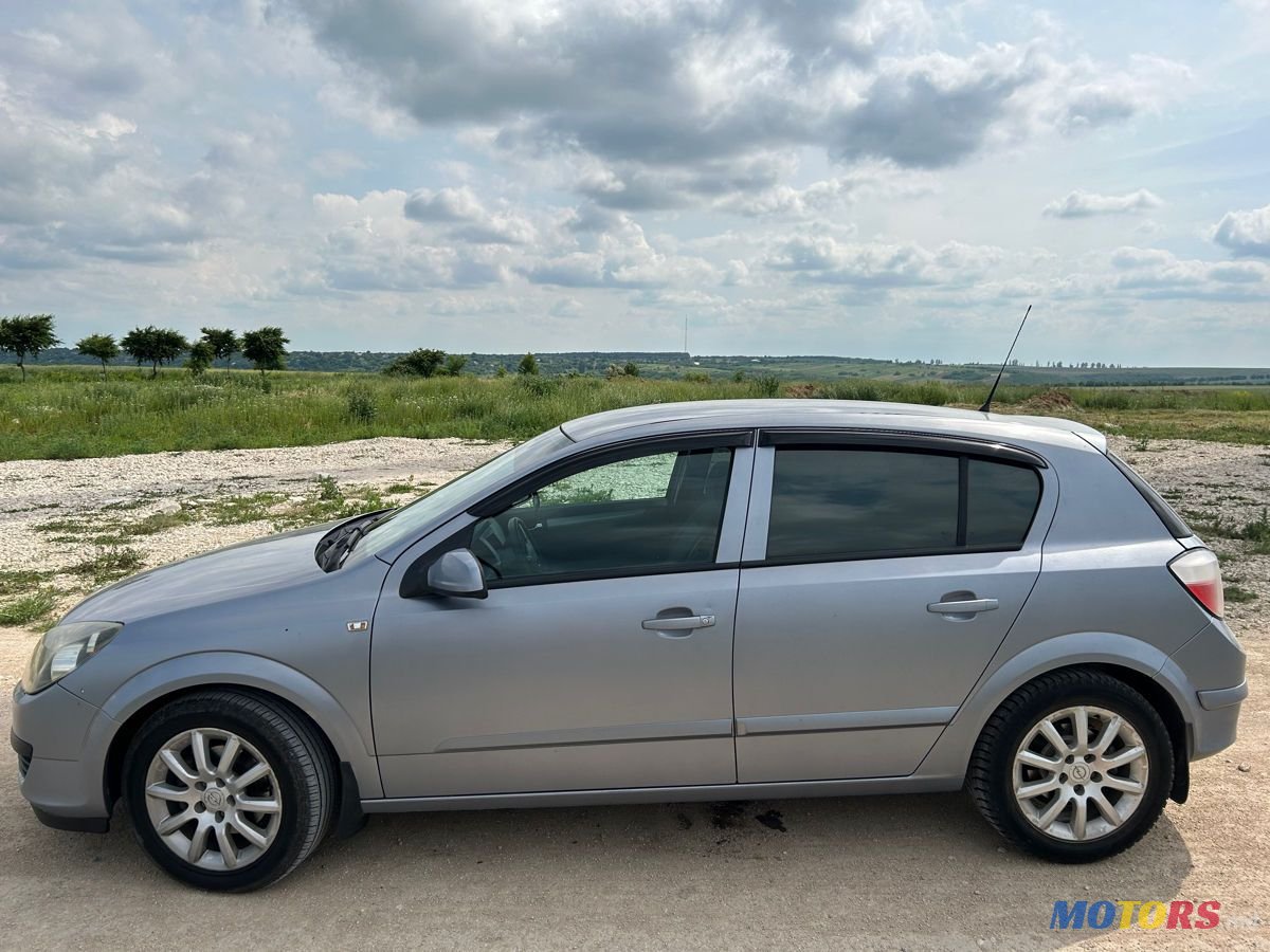 2006' Opel Astra photo #2