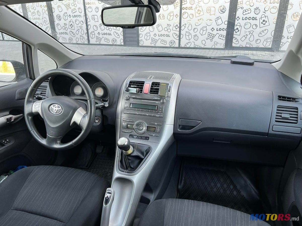 2007' Toyota Auris photo #4