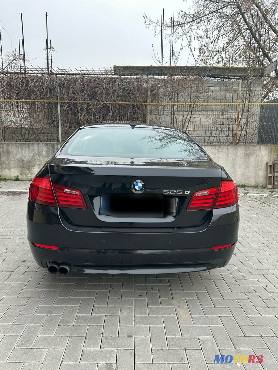 2013' BMW 5 Series photo #5