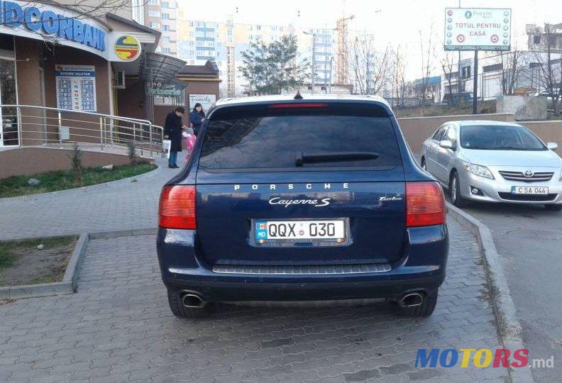 2005' Porsche Cayenne photo #2