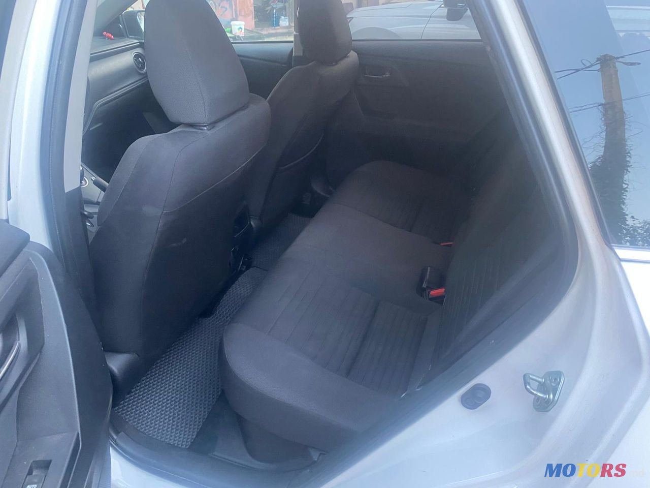 2016' Toyota Auris photo #5