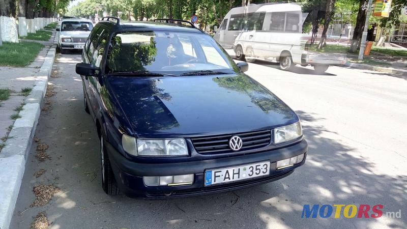 1994' Volkswagen Passat photo #1