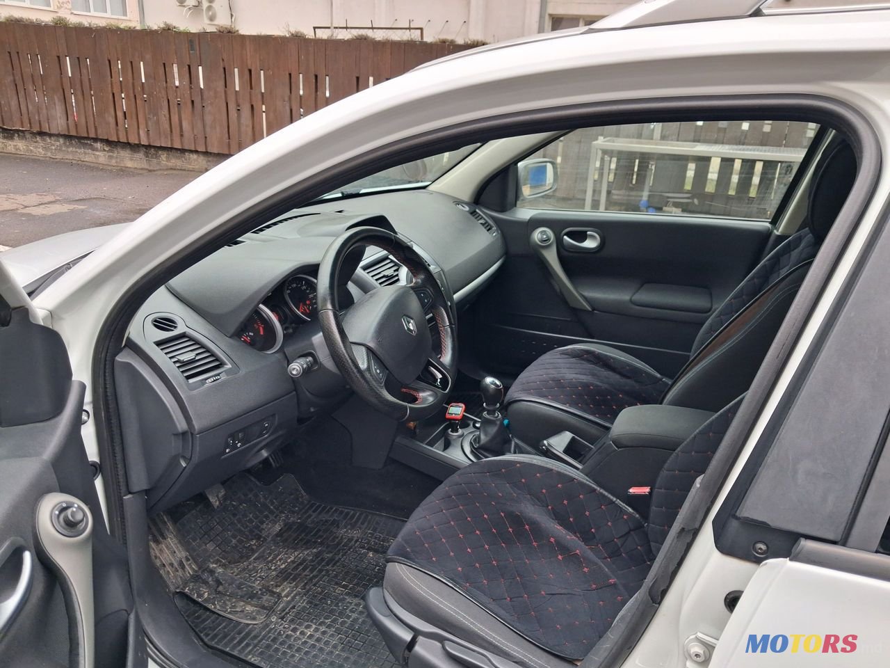 2009' Renault Megane photo #4