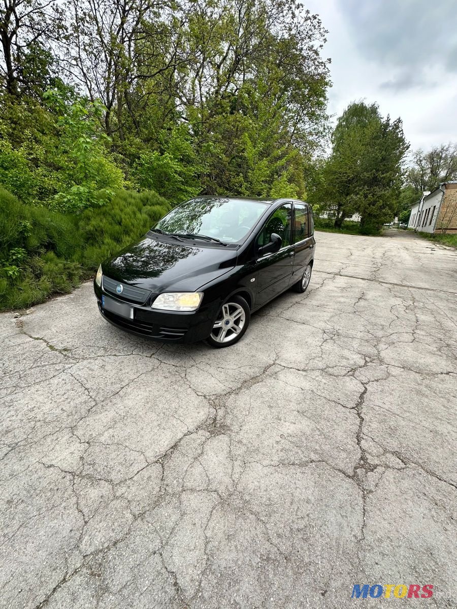 2010' Fiat Multipla photo #2