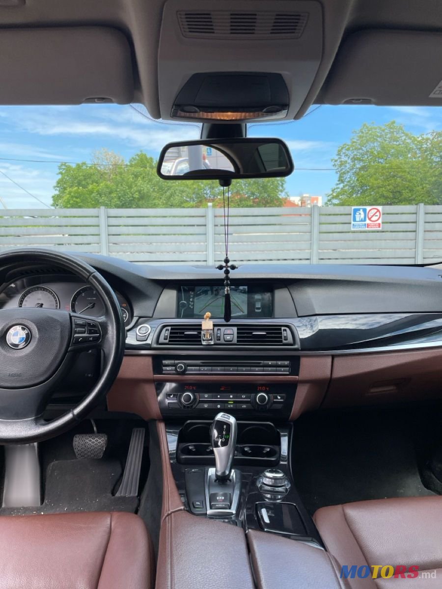 2010' BMW 5 Series photo #6