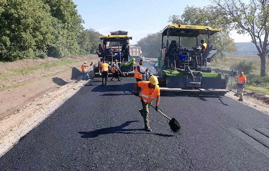 Cum se munceşte în prezent la traseul R33 din Moldova, cel mai scurt drum între Chişinău şi vama Leuşeni Albiţa, prin Hânceşti şi Lăpuşna