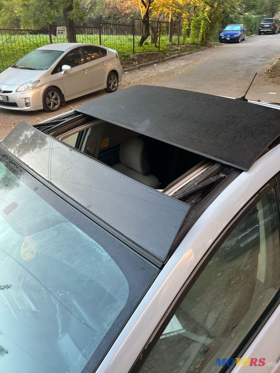 2011' Toyota Prius photo #6