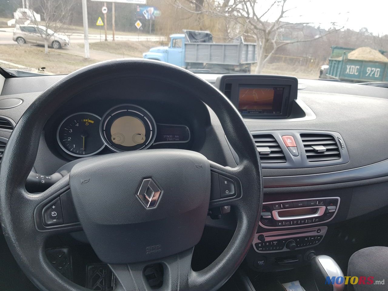 2010' Renault Megane photo #5