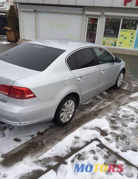 2010' Volkswagen Passat photo #2