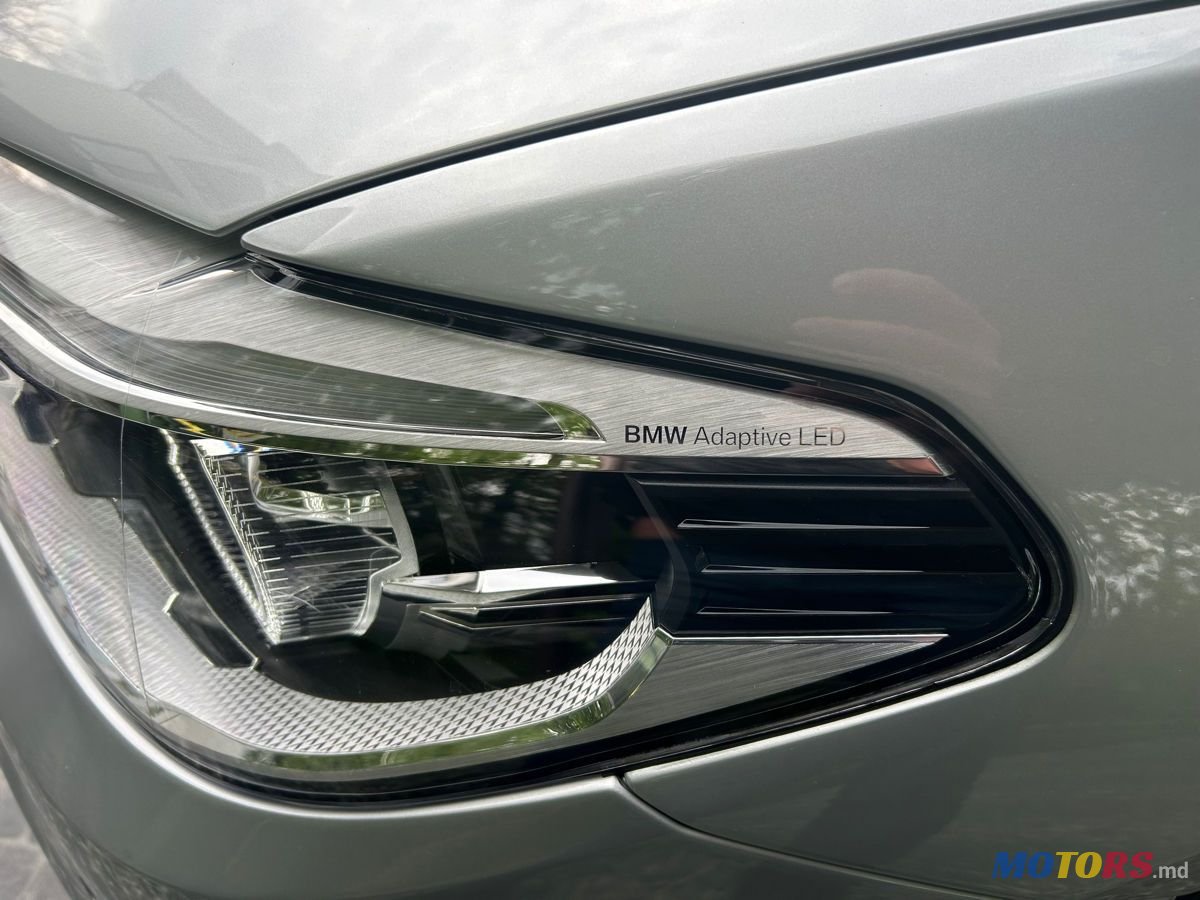 2017' BMW 5 Series photo #4