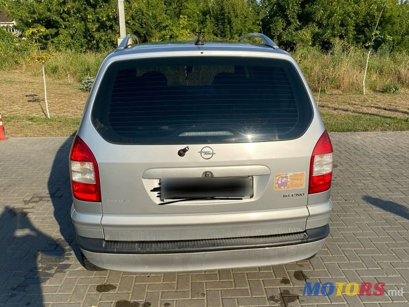 2005' Opel Zafira photo #1