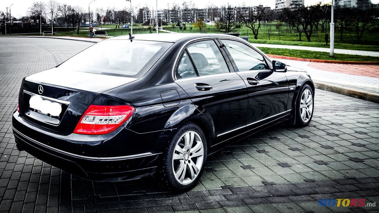 2009' Mercedes-Benz C Класс photo #3