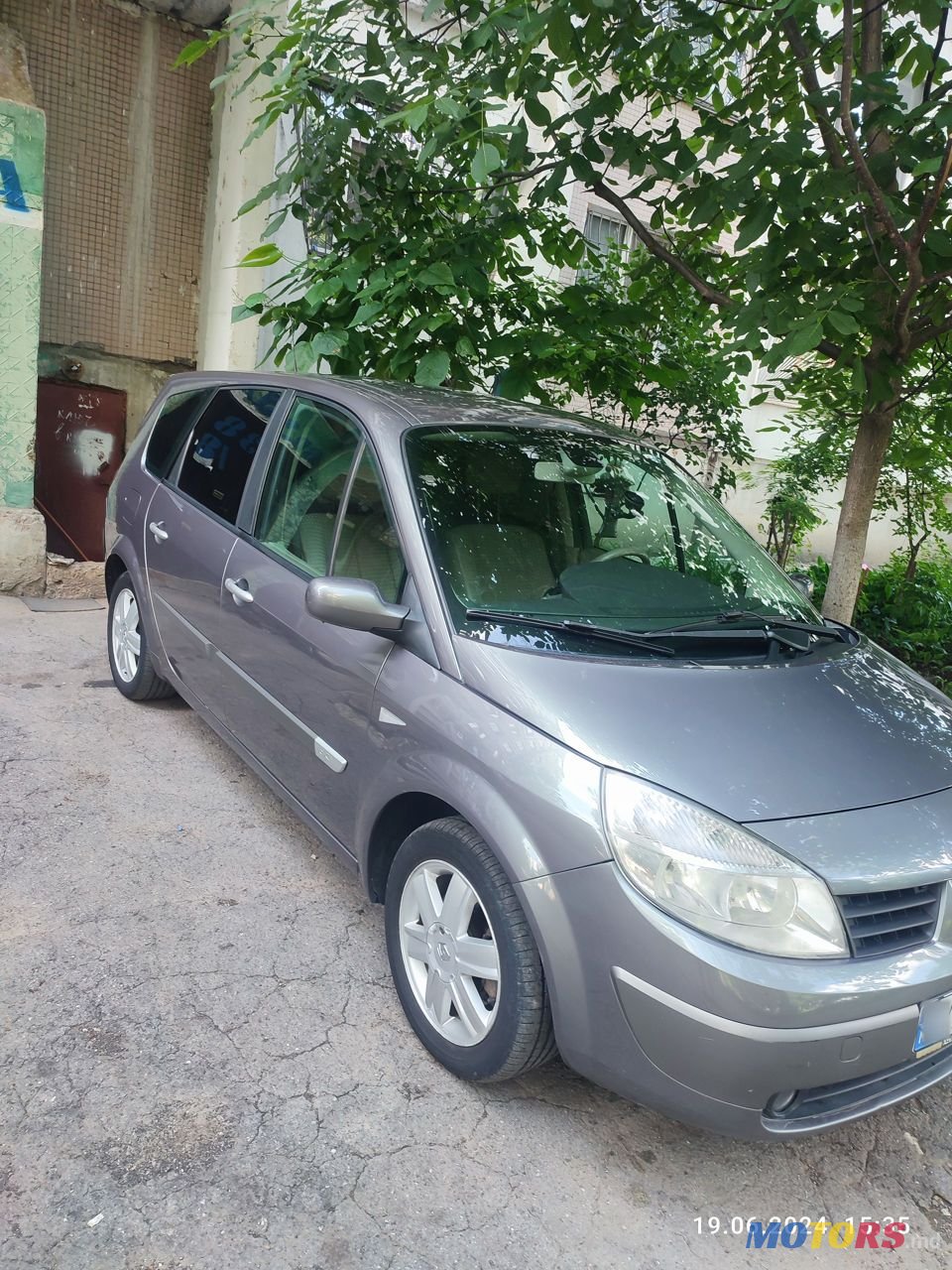 2005' Renault Grand Scenic photo #6