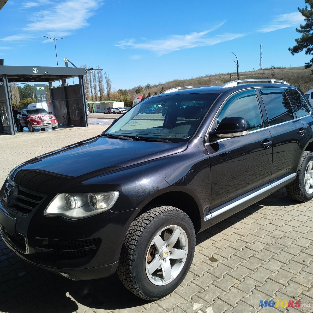 2010' Volkswagen Touareg photo #4