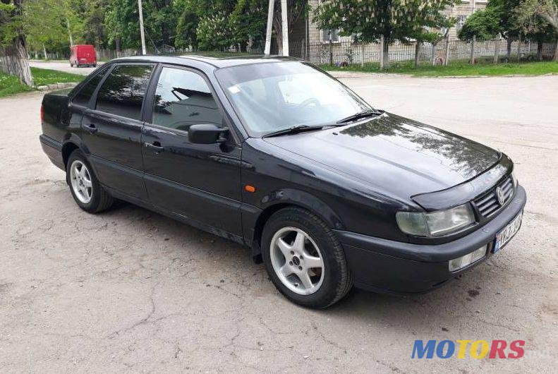 1995' Volkswagen Passat photo #1