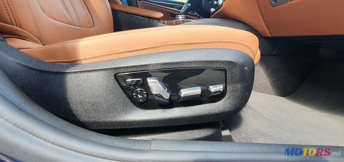 2017' BMW 5 Series photo #6