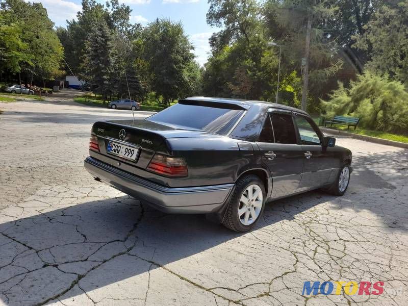 1995' Mercedes-Benz 124 photo #4