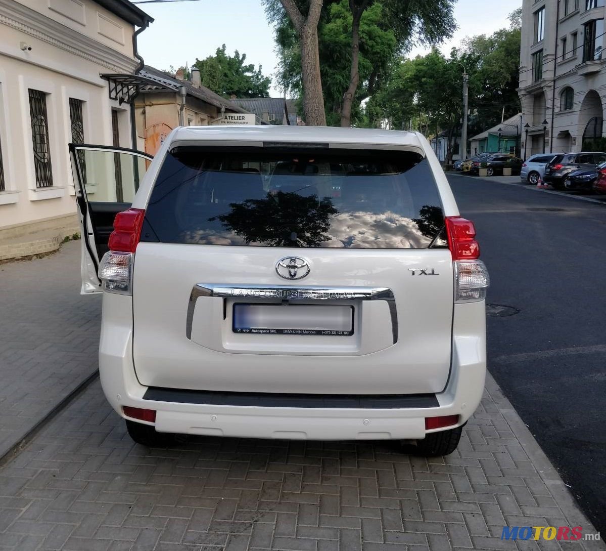 2010' Toyota Land Cruiser Prado photo #3