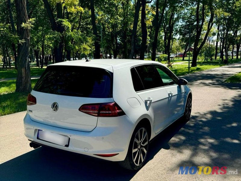 2015' Volkswagen Golf photo #3