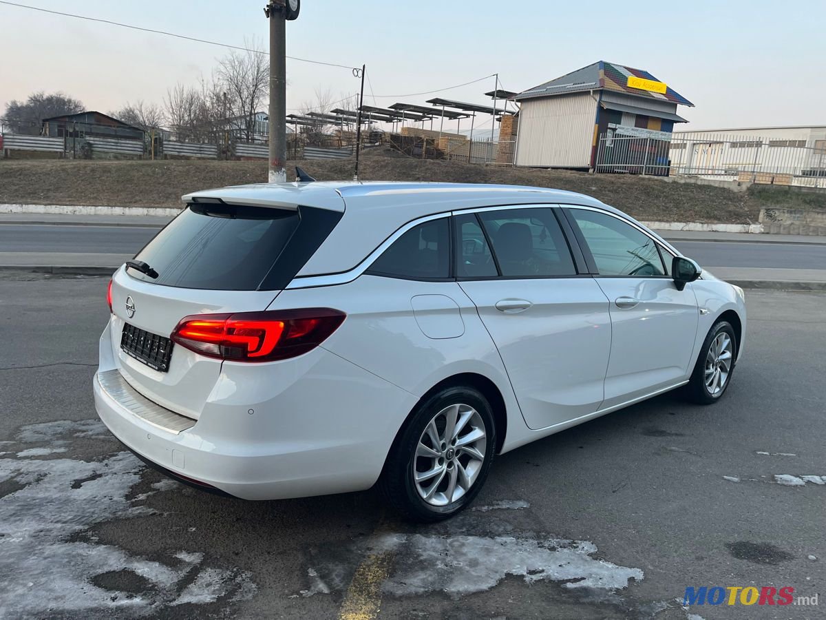 2020' Opel Astra photo #4