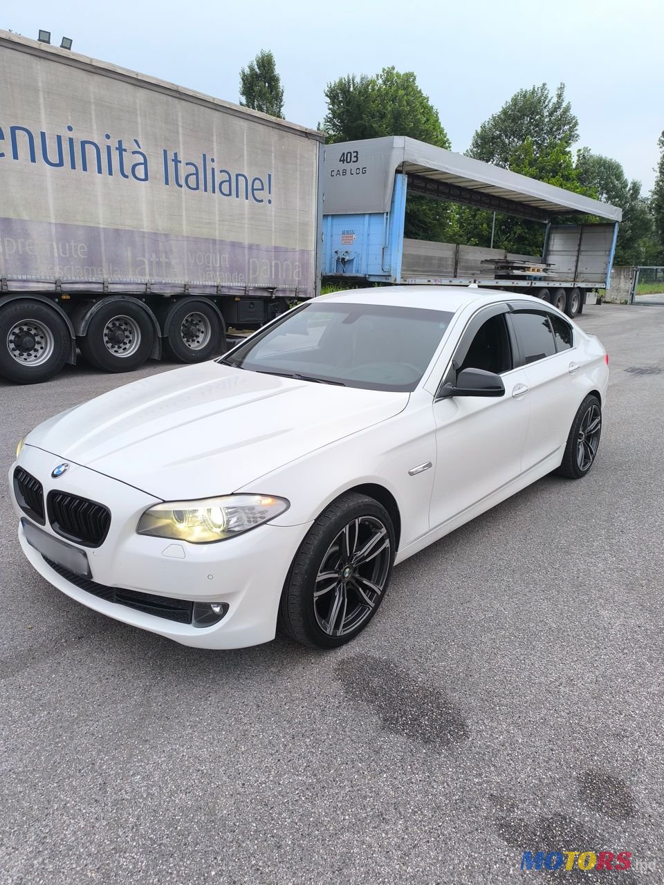 2013' BMW 5 Series photo #4