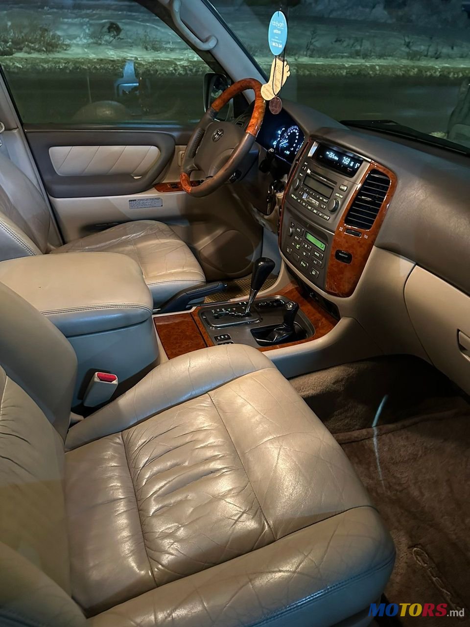 2004' Toyota Land Cruiser photo #3