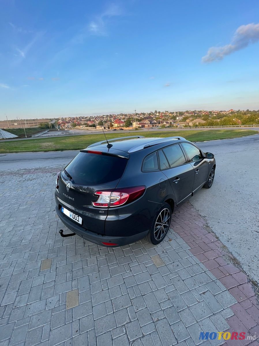 2012' Renault Megane photo #6