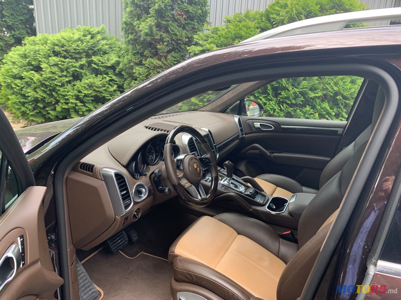 2015' Porsche Cayenne photo #2