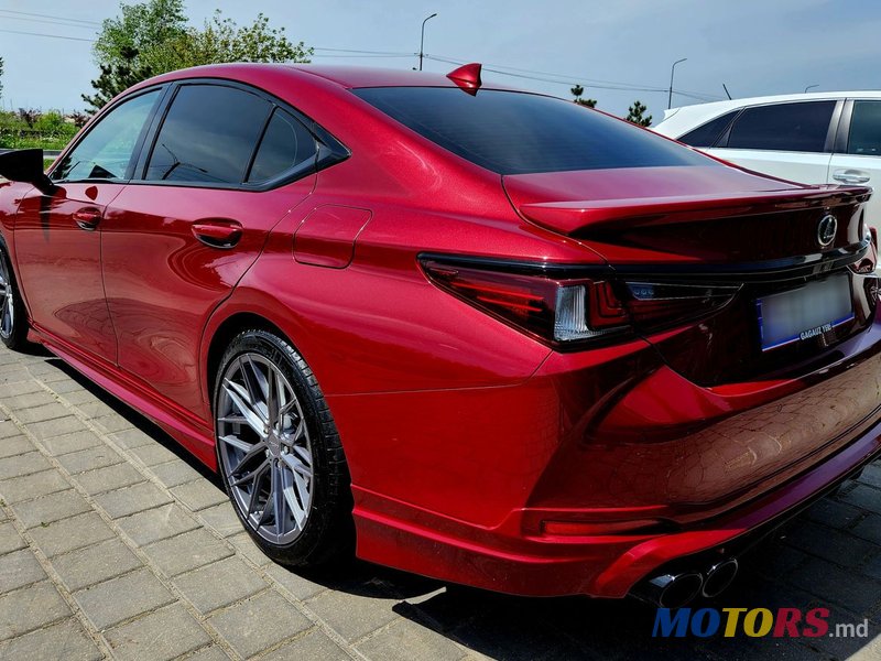 2019' Lexus Es Series photo #5