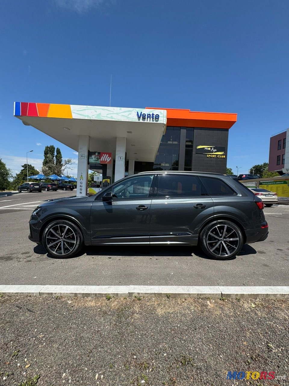 2021' Audi SQ7 photo #3